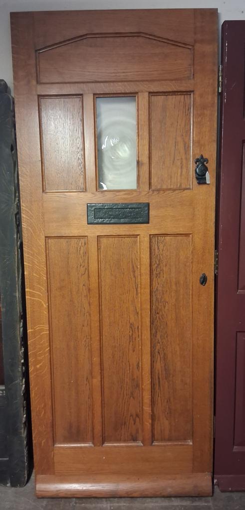 <p>Solid Oak Front Door</p><p>80.5 cm wide x 202.5 cm high</p>